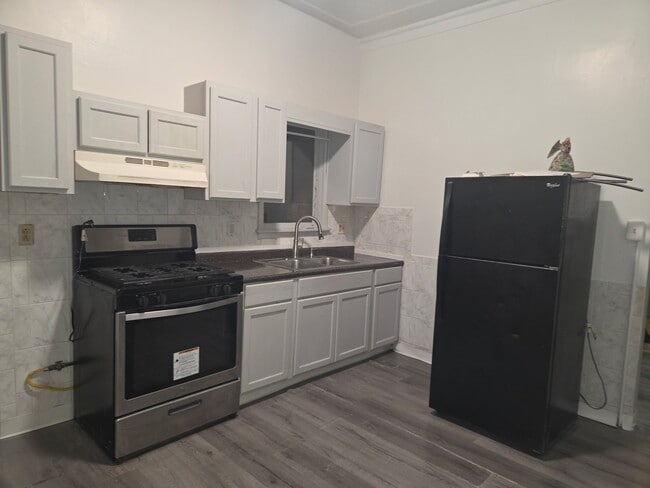 313 4th St Unit 2