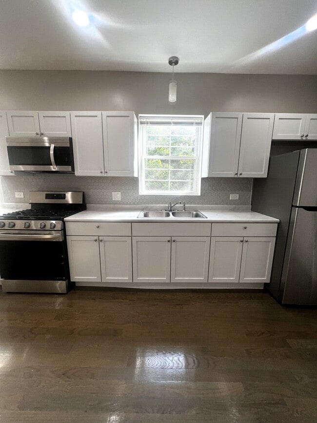 Photo - 3257 W Warren Blvd Unit 2