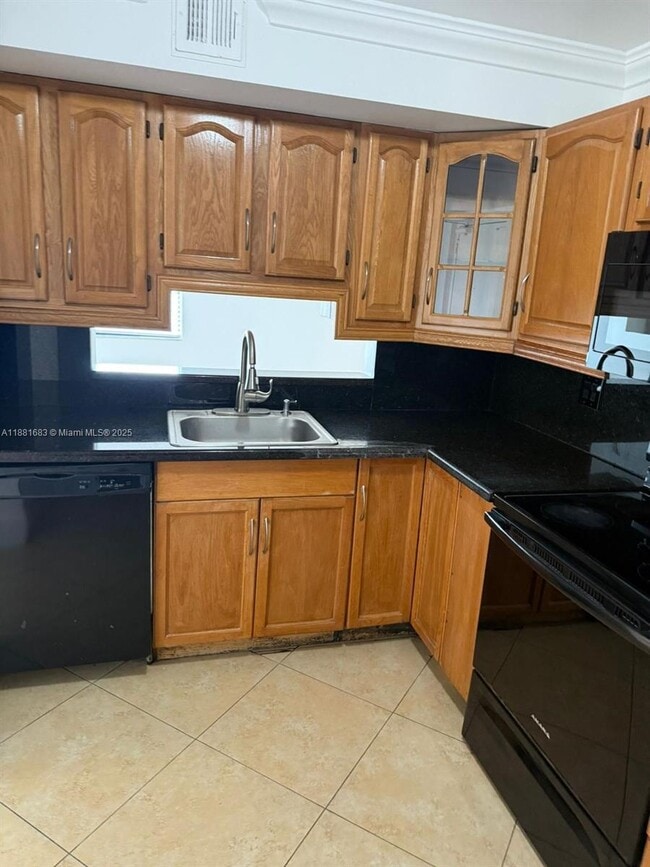 Building Photo - 3399 Foxcroft Rd Unit 202 Rental