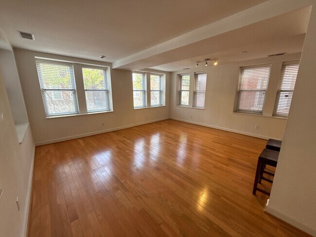 Photo - 5350 Pershing Ave