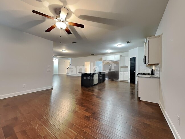 Photo - 1279 Victoria Walk Ln