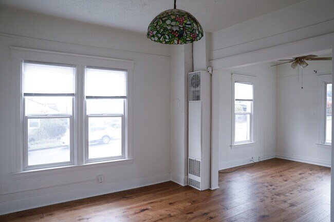 Photo - 2624 McCarver St