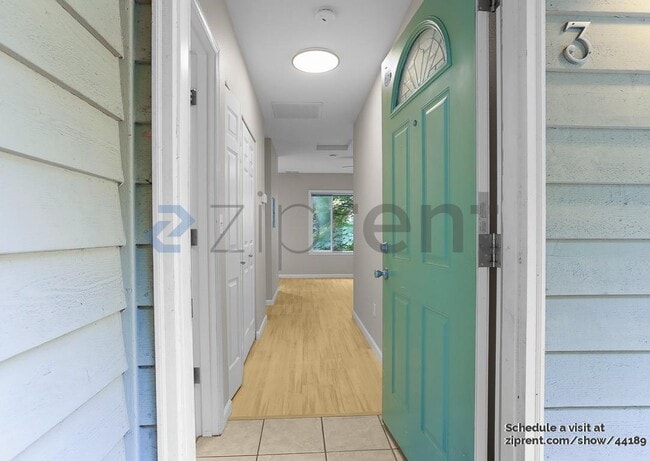 Building Photo - 627 W Mercer Pl Rental