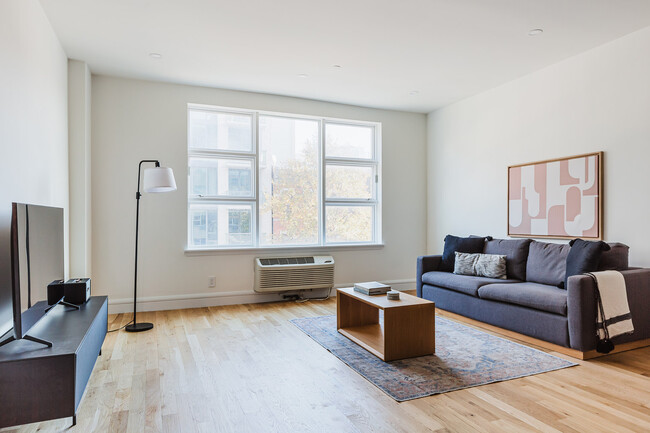 Building Photo - 535 Union Ave Rental