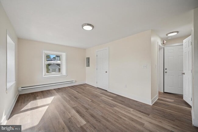 Photo - 111 W Queen Ln Unidad 3F