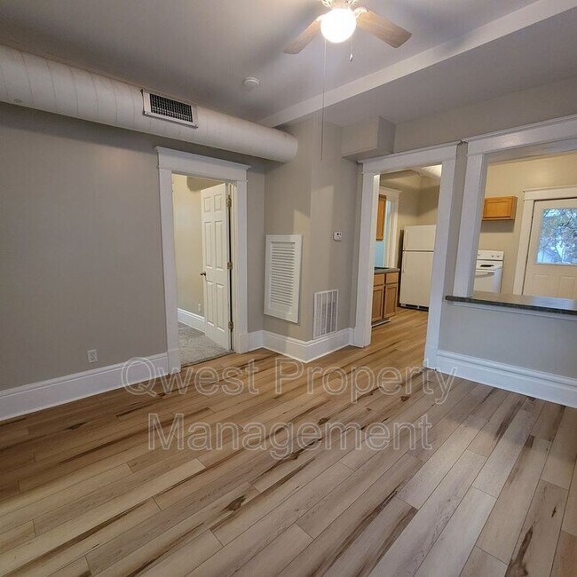 Photo - 46 National Ave SW