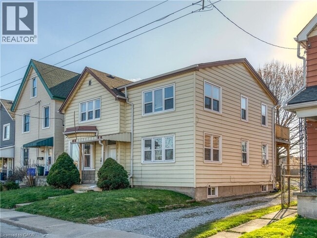 Photo - 48 Shaw St