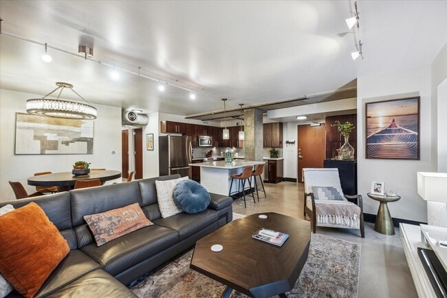Photo - 800 Brazos St Unit 1007