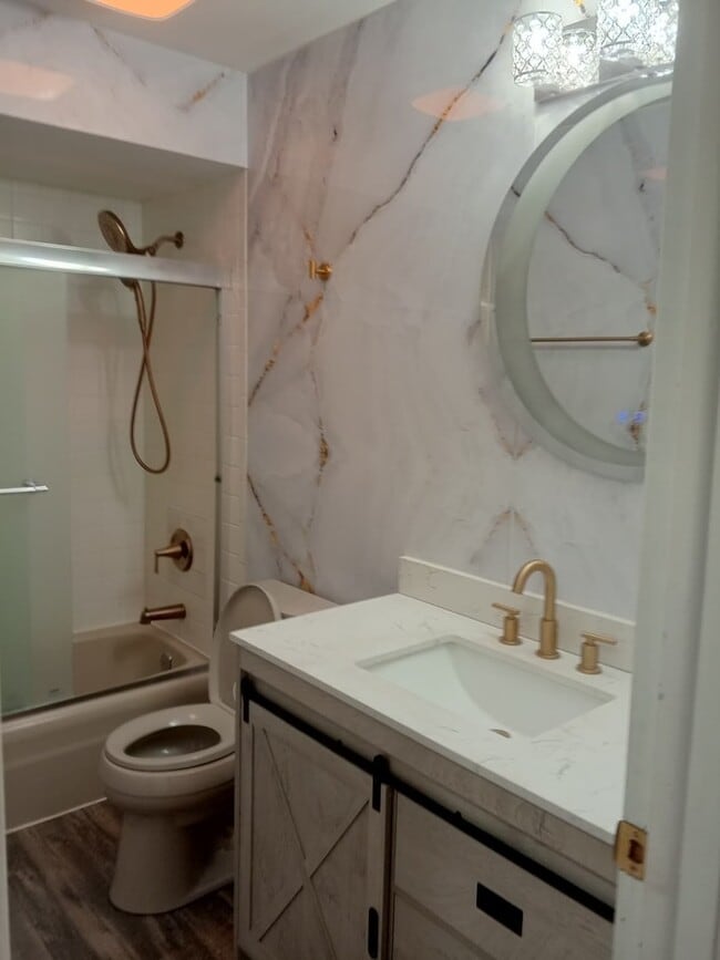 Photo - 4N580 Chatham Ct