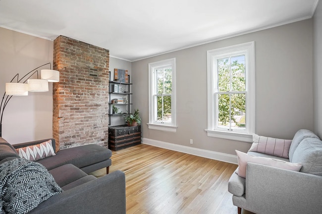 Photo - 329 E Jenkins Ave