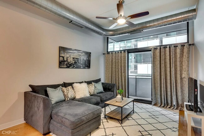 Photo - 660 W Wayman St