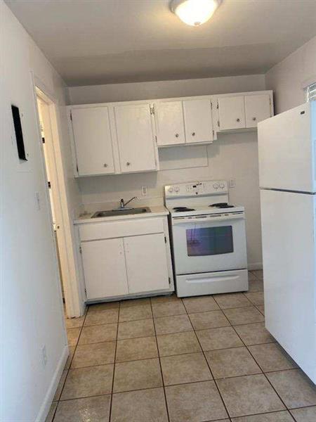 Photo - 140 NW 40th St Apartment Unit 142