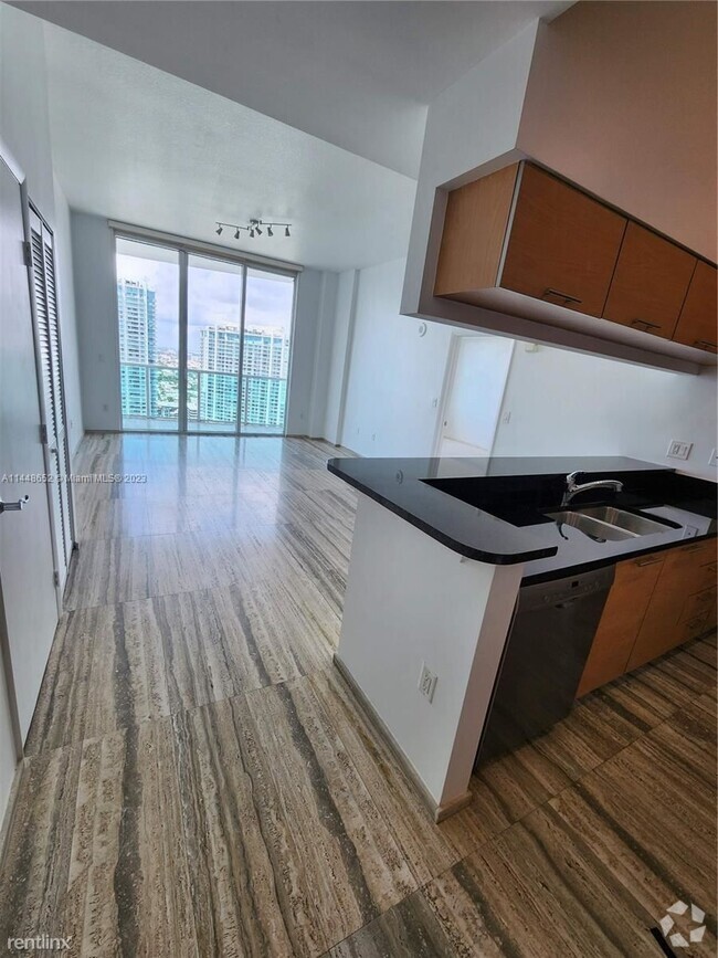 Building Photo - 2 br, 2 bath Condo - 31 SE 5th St Apt 4317 Unit Apt 4317