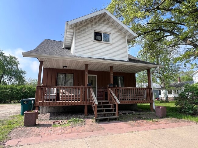 Photo - 610 Mill St Unit Upper