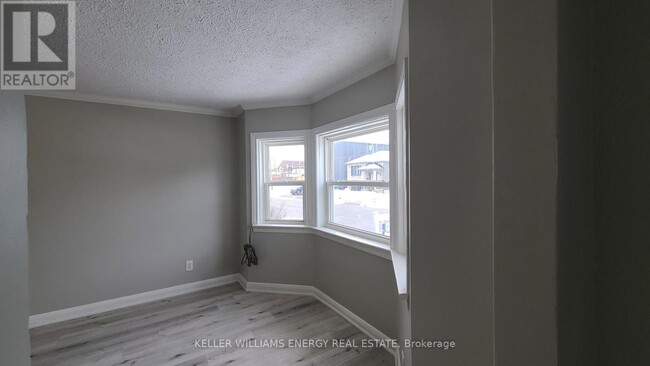 Photo - 201 Celina St