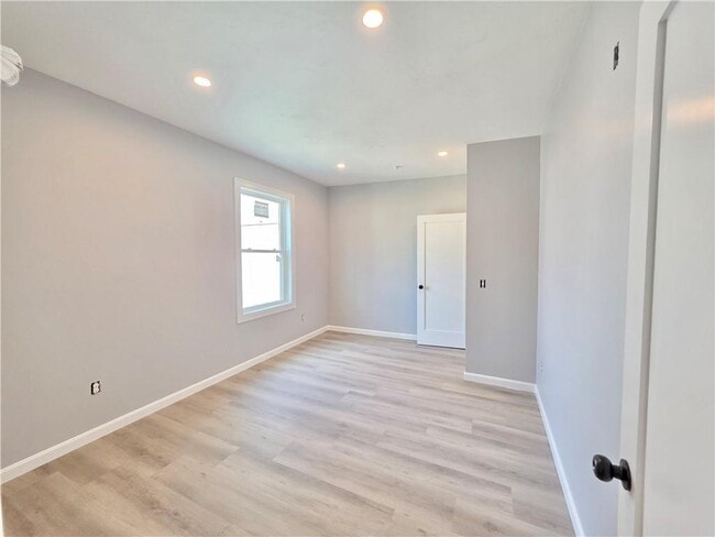 Photo - 1965 Smith St Unit 2R