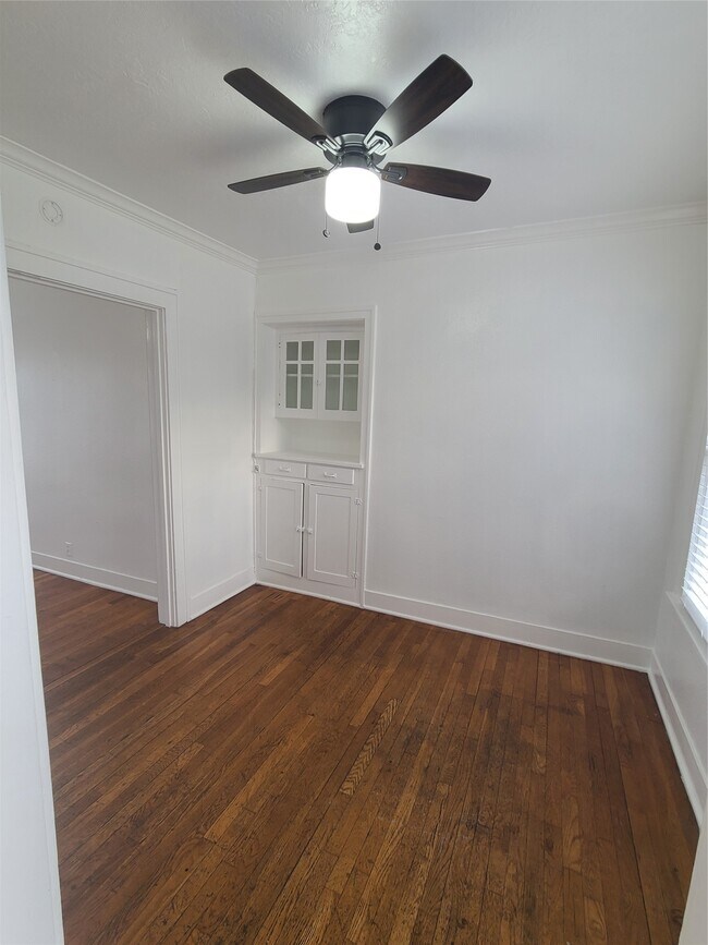 Photo - 4414 Woodside St Unit 8