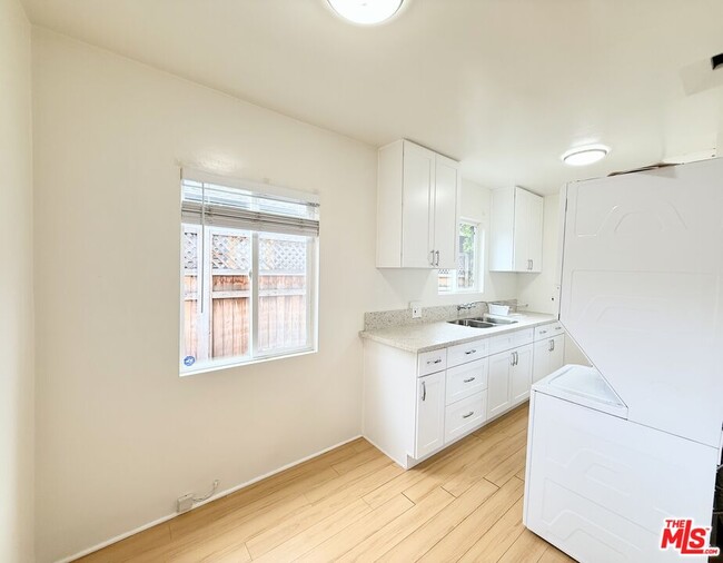 Photo - 630 Westbourne Dr Unit A