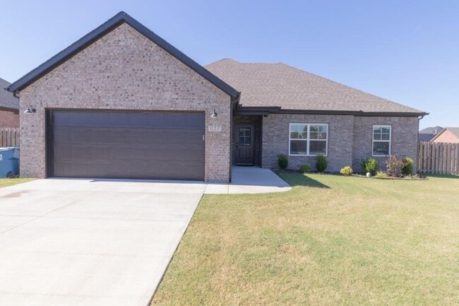 Building Photo - 1137 Laux Ln