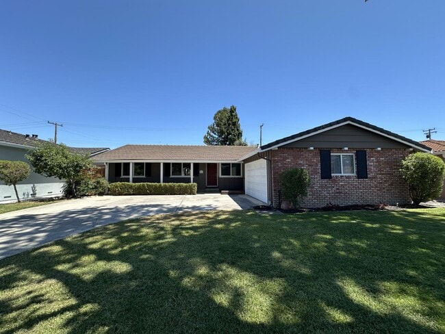 Building Photo - 467 Luther Dr Rental