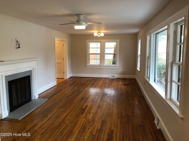 Photo - 2301 Jefferson Dr