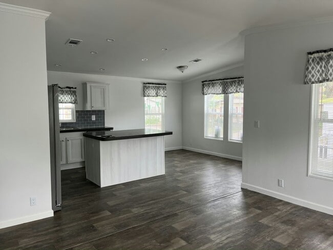 Photo - 15777 Bolesta Rd