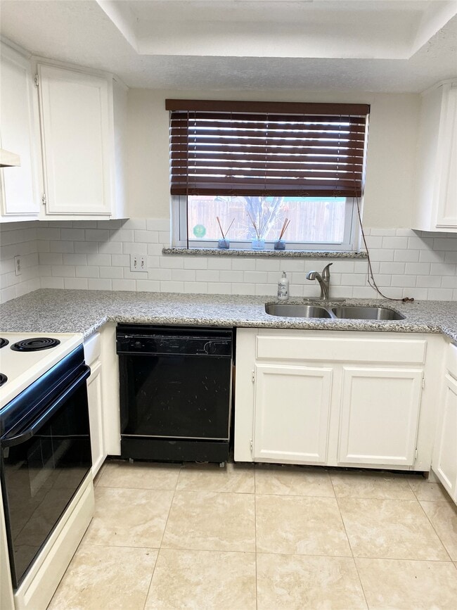 Photo - 10431 Town Square Rd