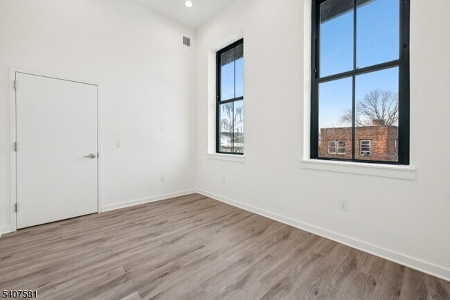 Photo - 70 Roseville Ave