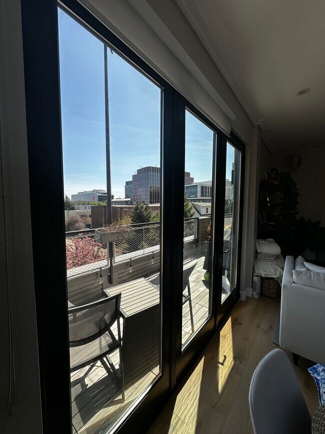 Photo - Spacious 2 Bed, 2 Bath Luxury Condo with D...