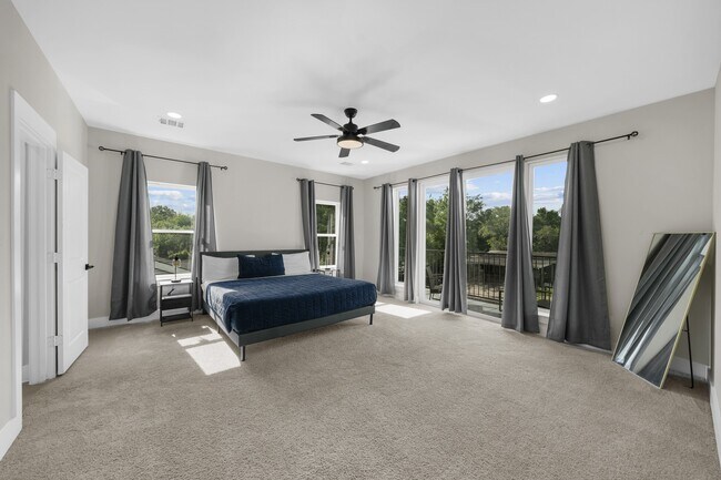 Photo - 6835 Weston St