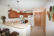 Kitchen & Breakfast Bar