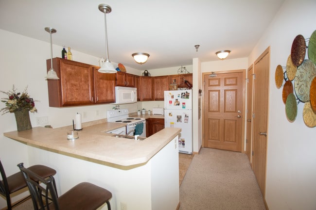 Kitchen & Breakfast Bar