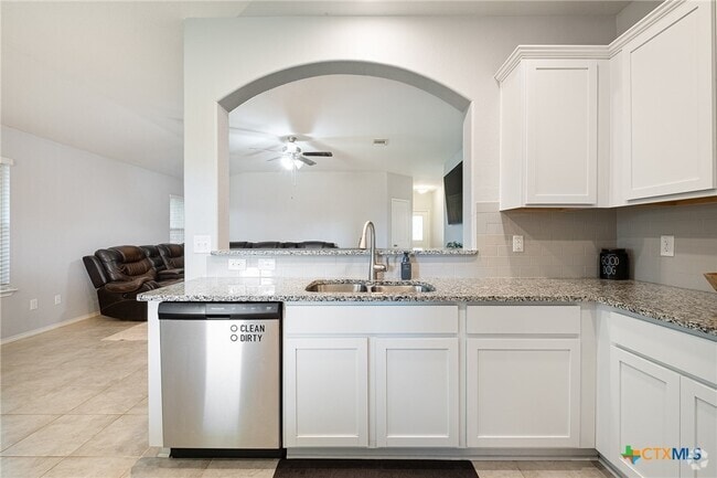 Building Photo - 5541 Perdita Dr Rental