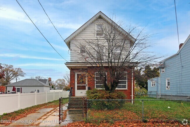 Building Photo - 45 Cedar St Rental