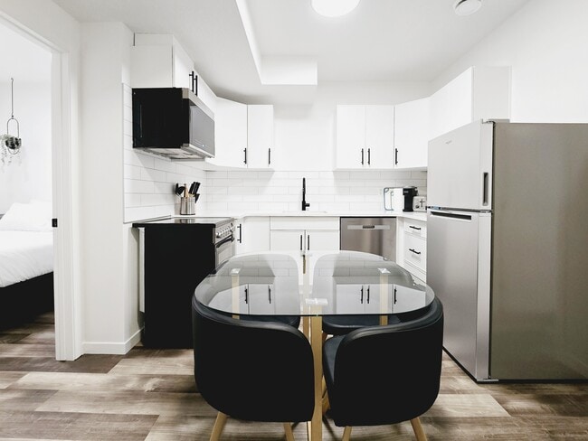 Building Photo - 13024-13113 113 Ave NW Unit 13024 BSMT