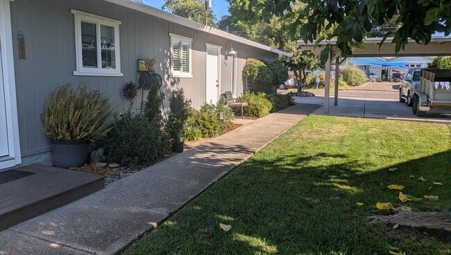 Photo - 7626 Oak Grove Ave