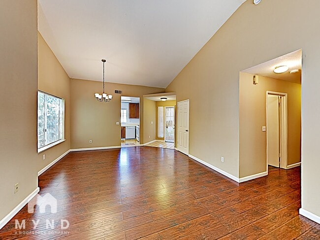 Building Photo - 1367 Somerset Dr Rental