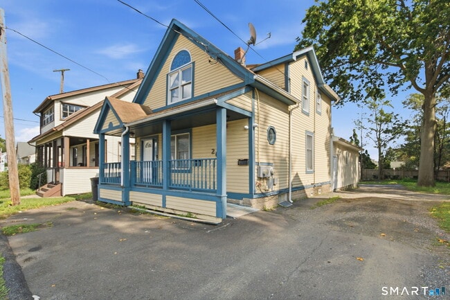 Photo - 265 Bridgeport Ave