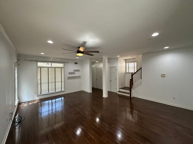 1054 Island Pl E
