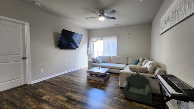 Photo - 200 Seasons Cir Unidad 303