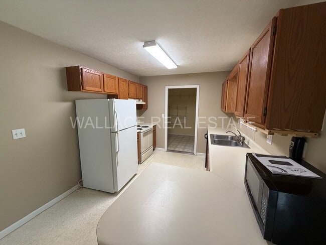 Photo - ADORABLE 3 BEDROOM HOUSE IN HALLS!!