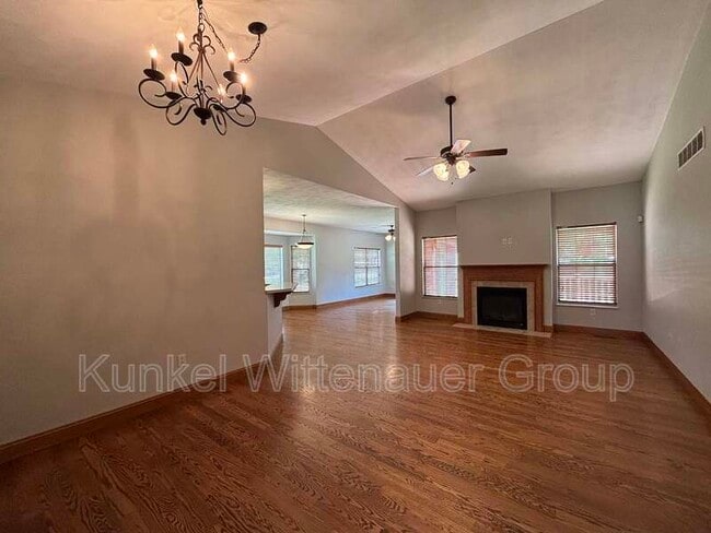 Photo - 88 Oak Pointe Cir