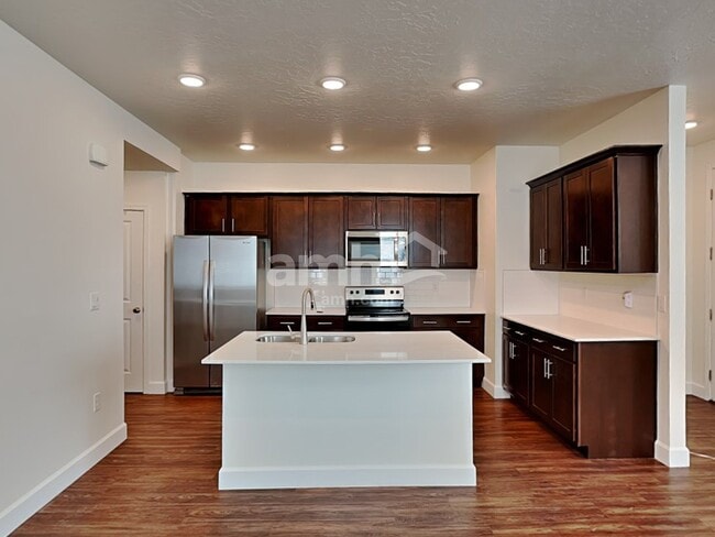 Photo - 6776 Silver Creek Dr