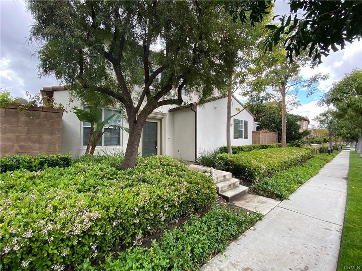 Photo - Bright and spacious detached 3 bedroom home