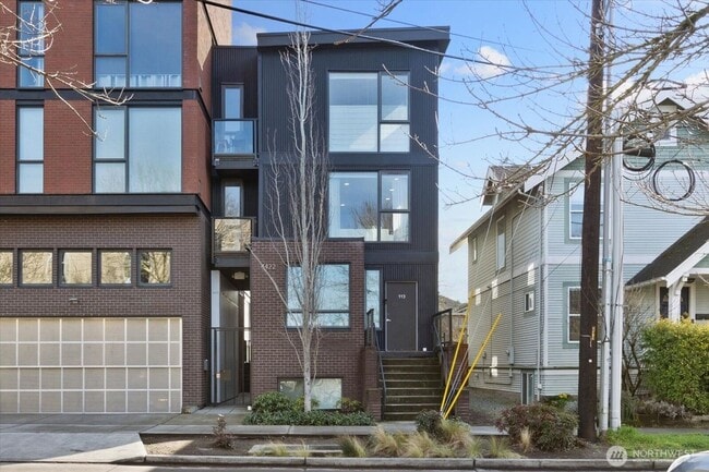 Building Photo - 4422 Woodlawn Ave N Unit 213 Rental