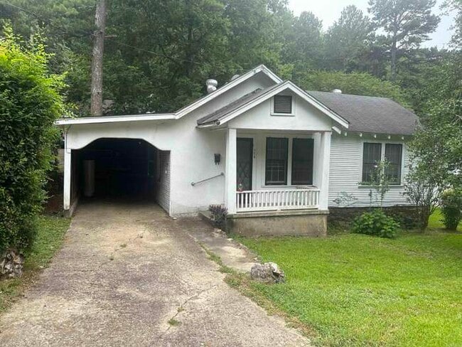 Building Photo - 176 Ramble St