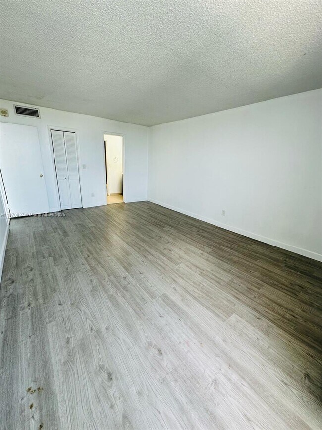 Photo - 2020 NE 135th St Unit 807