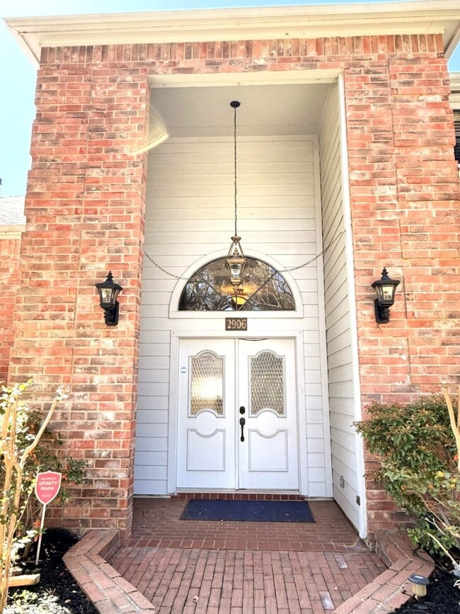 Photo - 2906 Deer Creek Dr