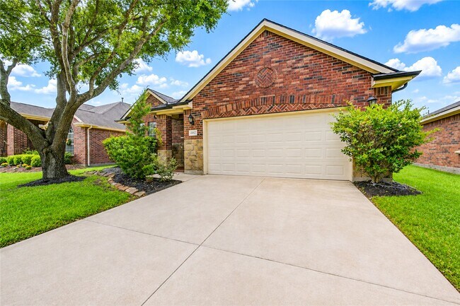 Photo - 22027 Field Green Dr