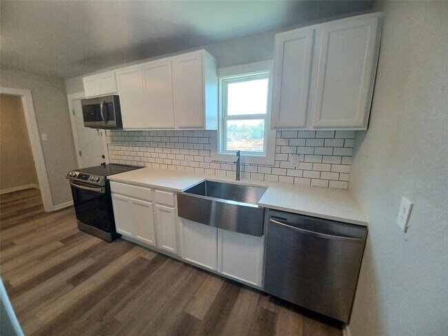 Photo - 1801 Sayle St